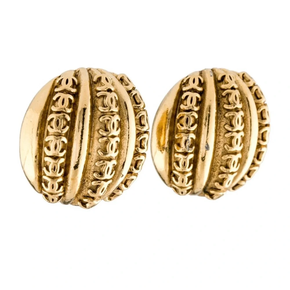 Vintage Chanel CC Clip-On Earrings Gold Tone - Excellent Condition